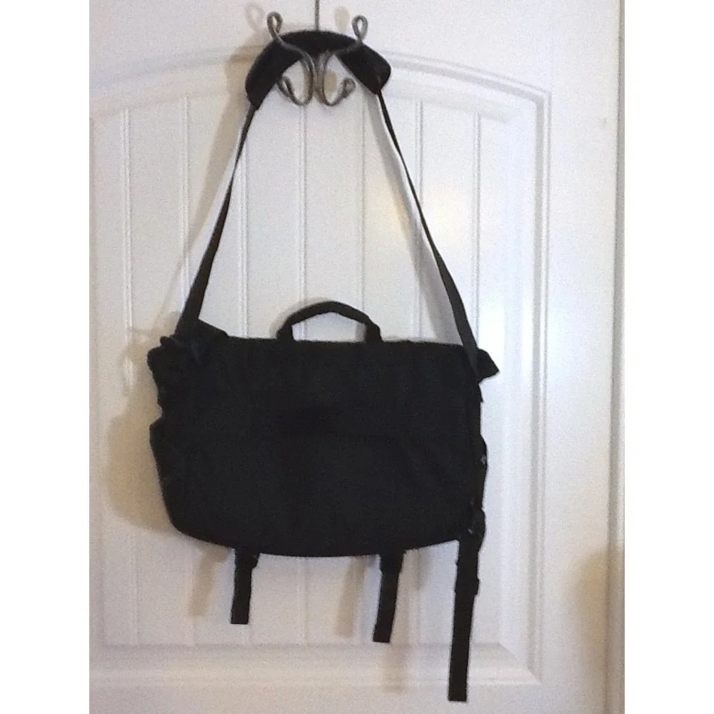 Everki ContemPRO Messenger Bag‎ Black Nylon Laptop Work Briefcase Travel Padded